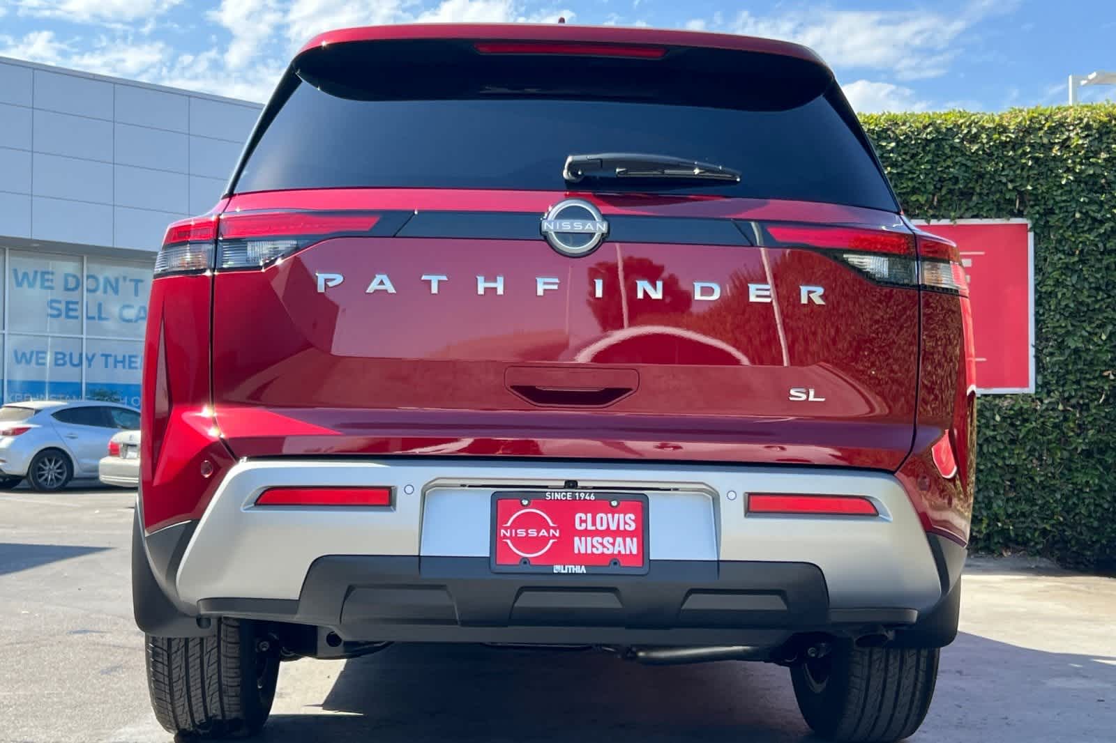 2024 Nissan Pathfinder SL 8