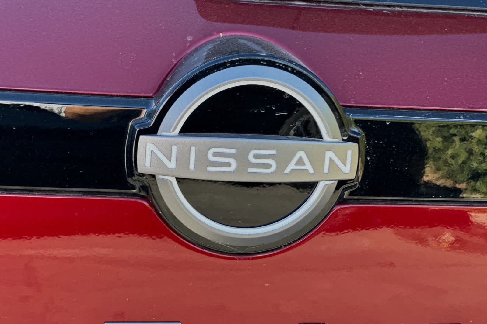 2024 Nissan Pathfinder SL 13