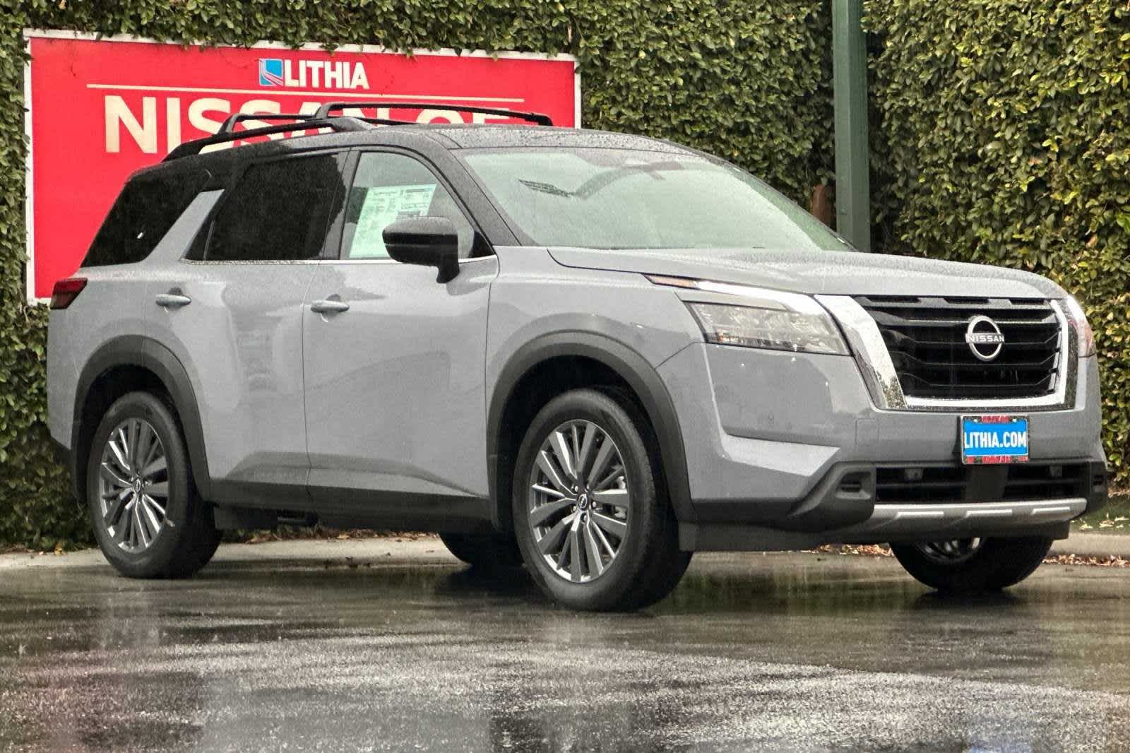 2025 Nissan Pathfinder SL 10