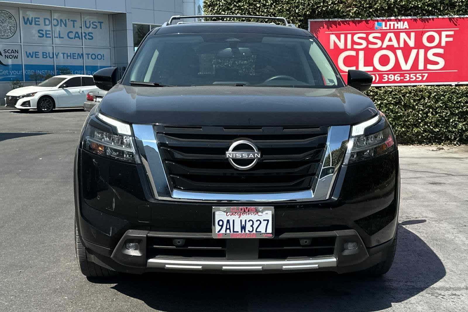 2022 Nissan Pathfinder SL 12