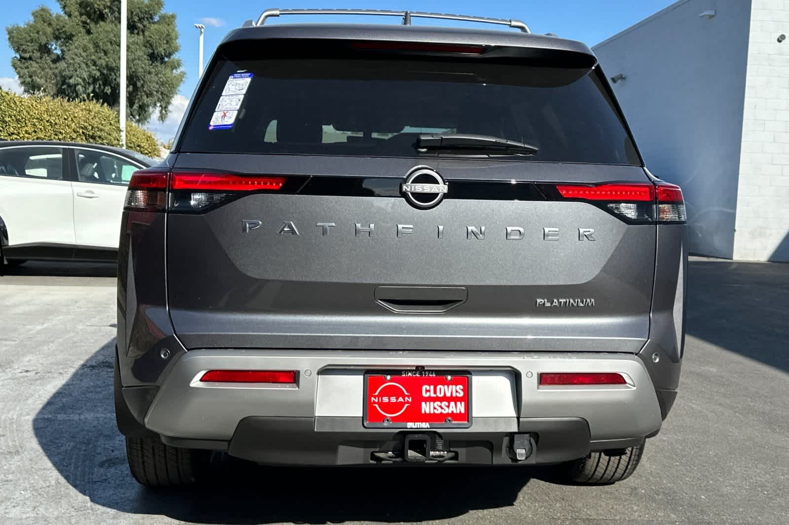 2024 Nissan Pathfinder Platinum 8