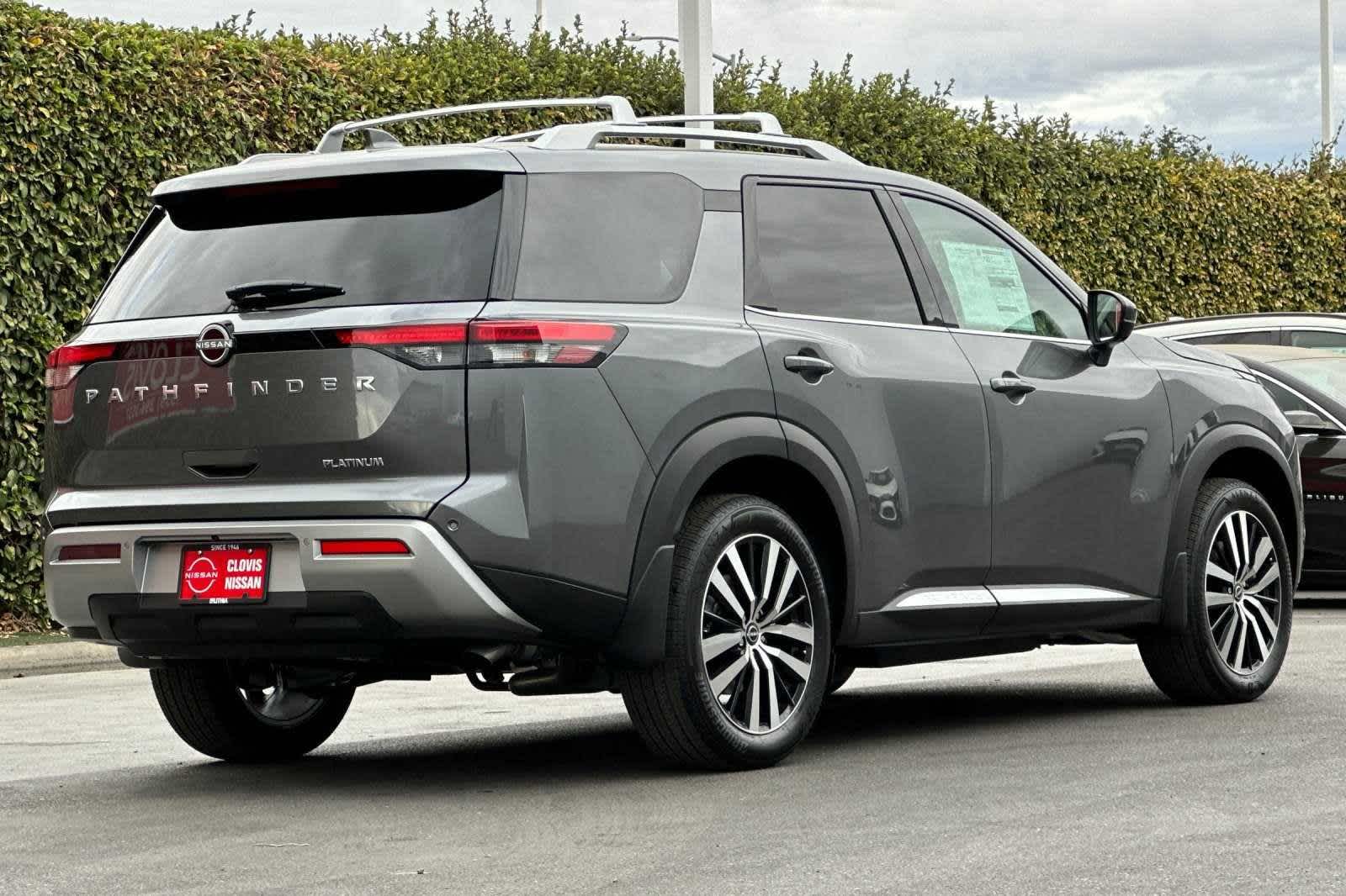 2024 Nissan Pathfinder Platinum 3