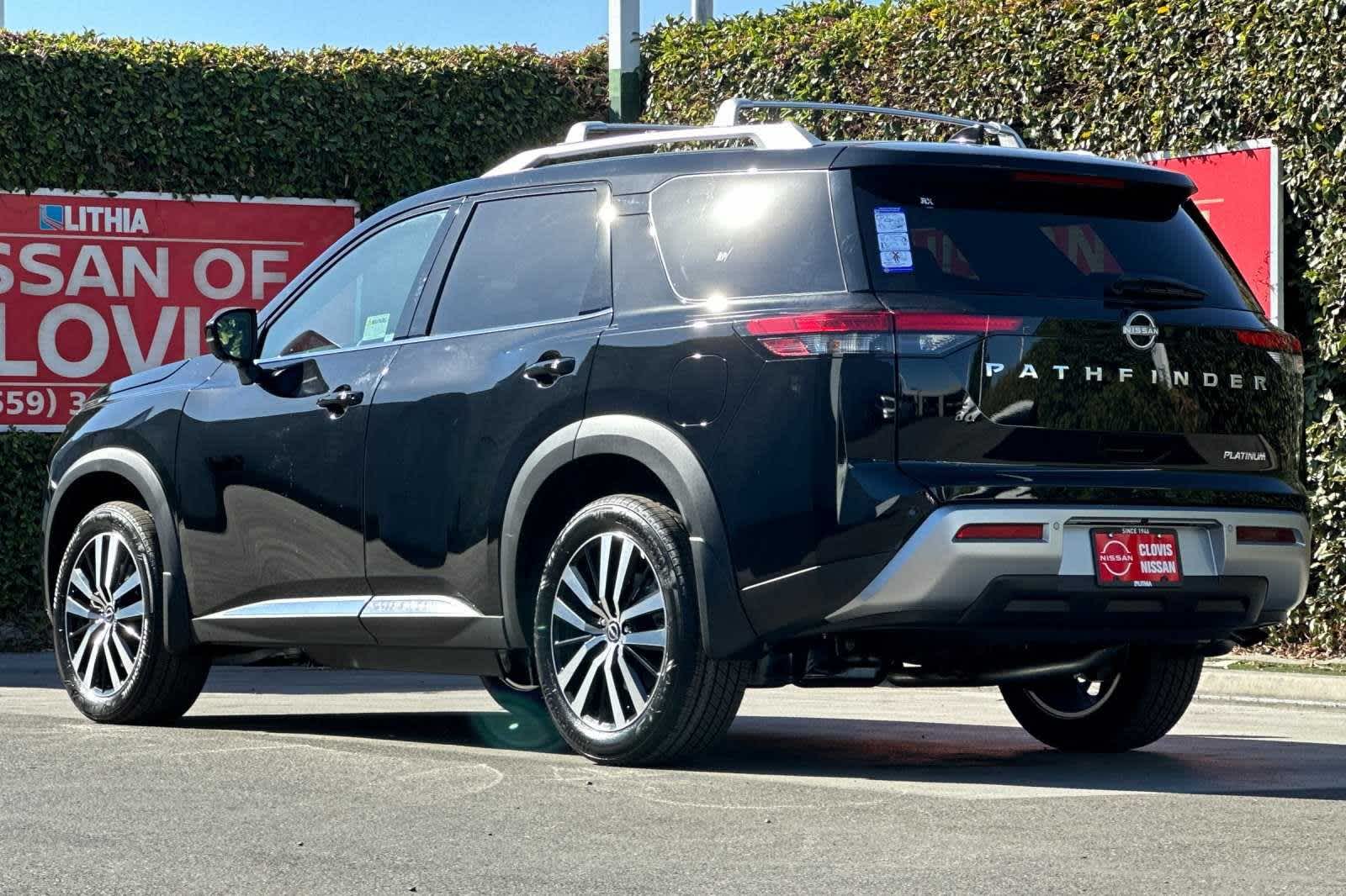 2024 Nissan Pathfinder Platinum 7