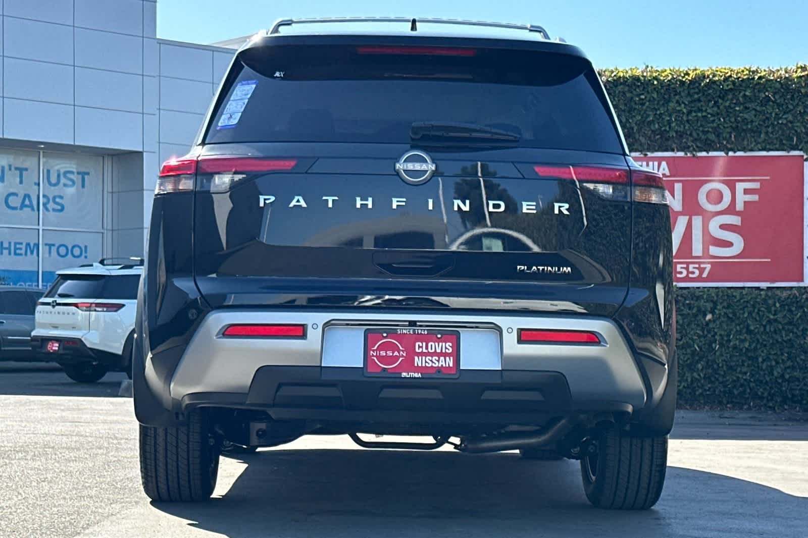 2024 Nissan Pathfinder Platinum 8