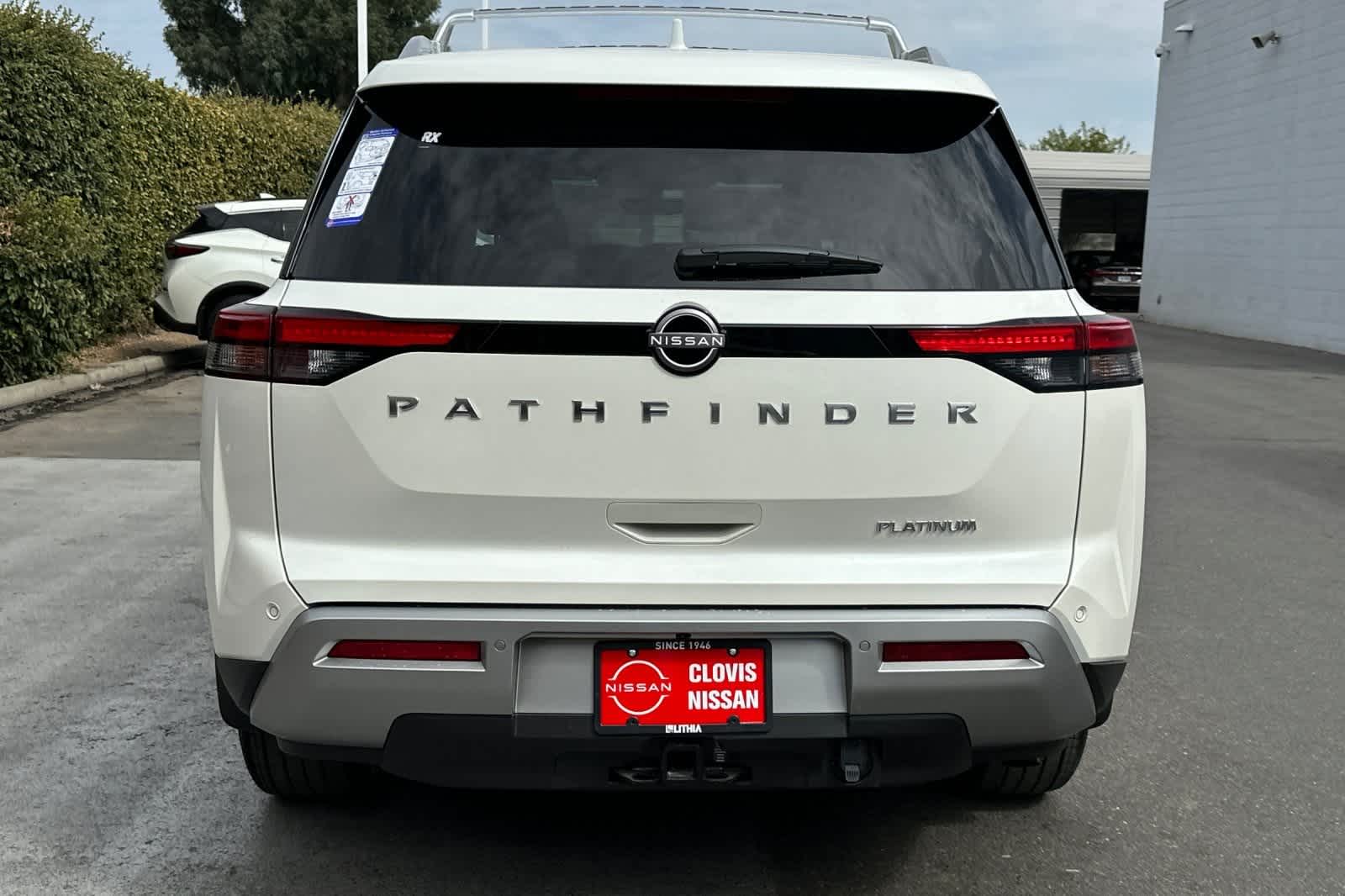 2024 Nissan Pathfinder Platinum 8