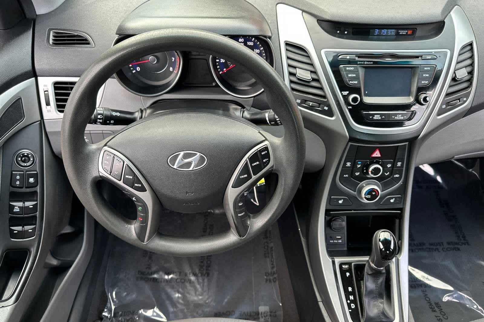 2014 Hyundai Elantra SE 17