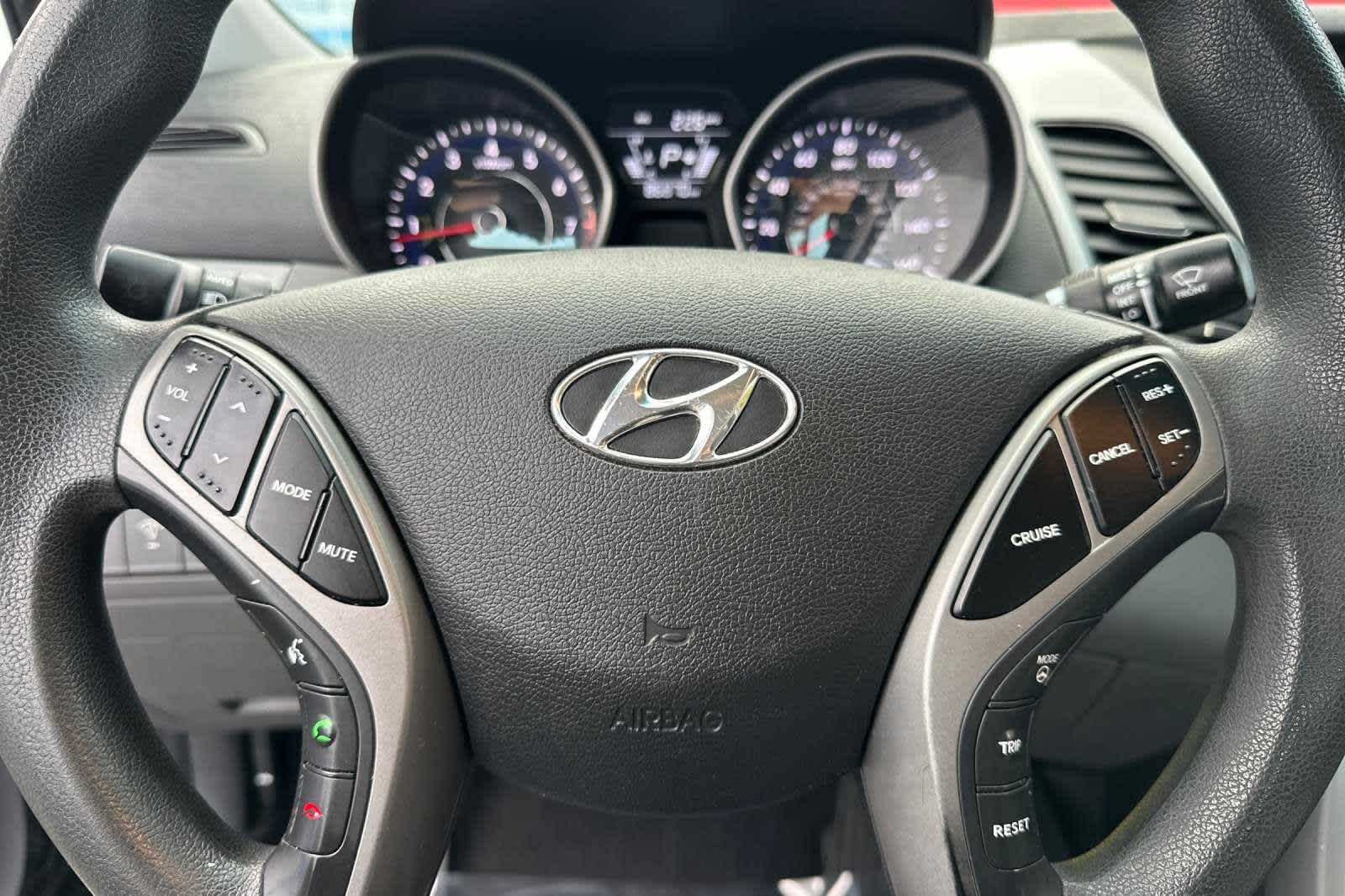 2014 Hyundai Elantra SE 24