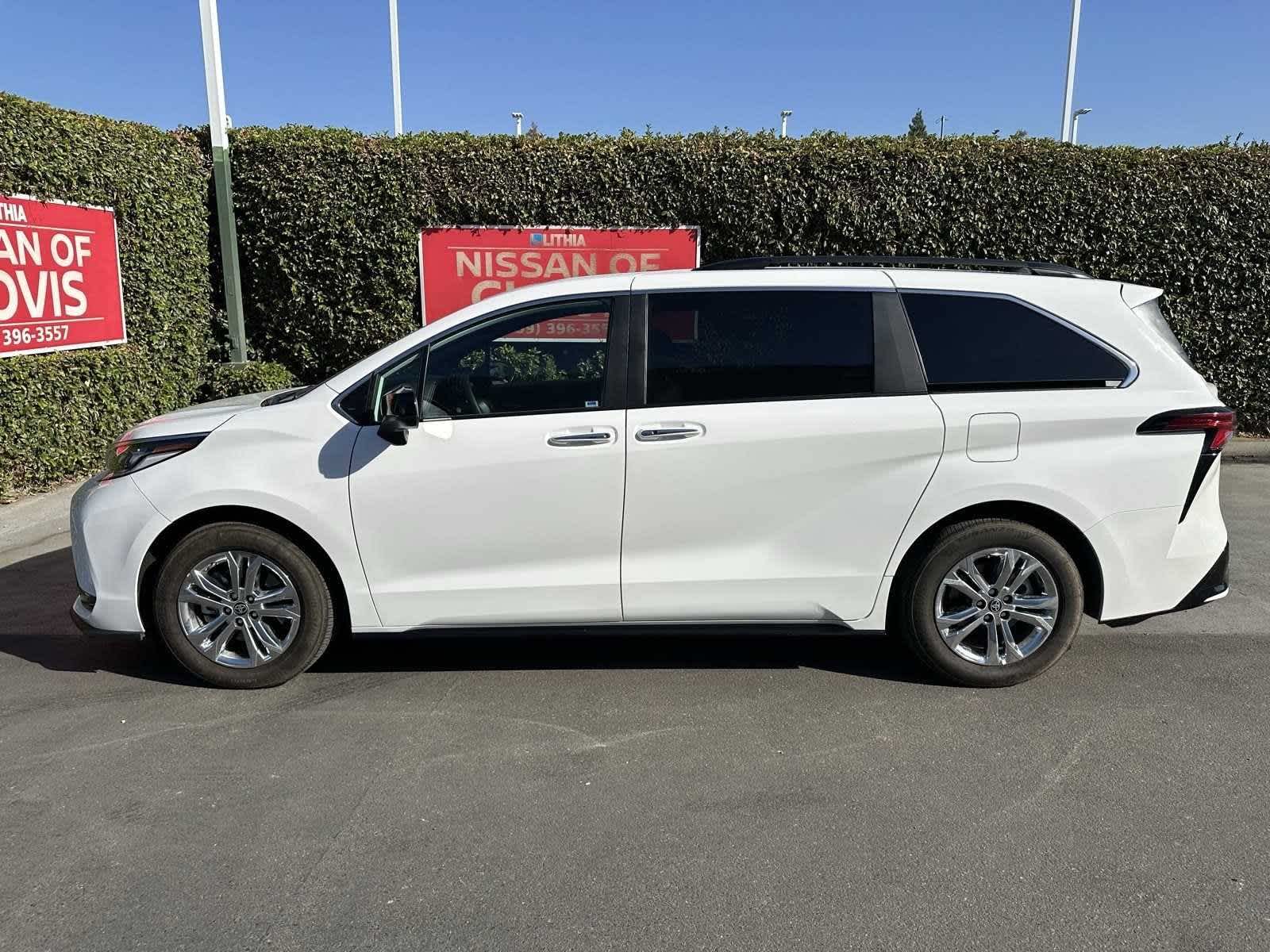 2023 Toyota Sienna XSE 12