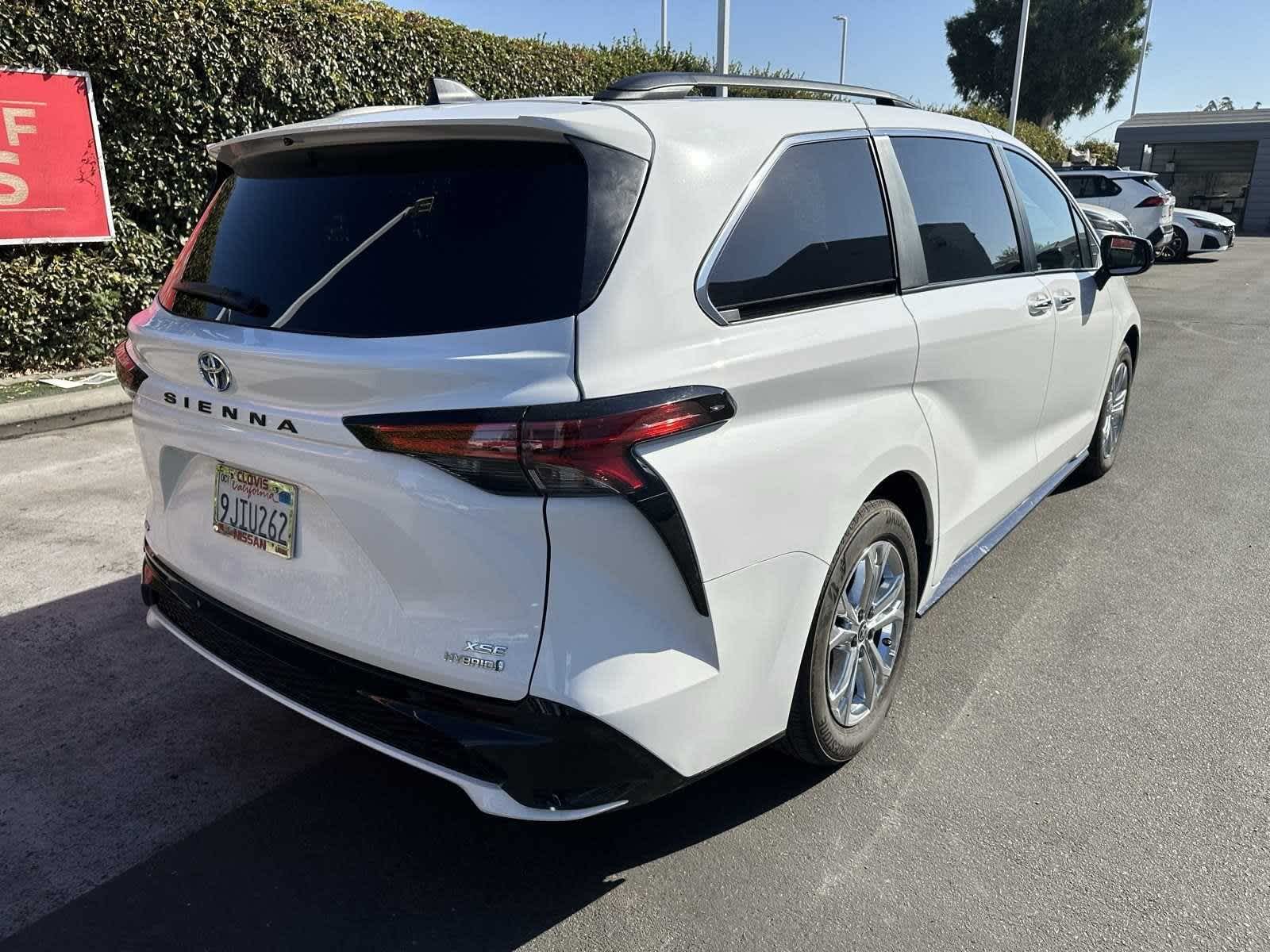 2023 Toyota Sienna XSE 9