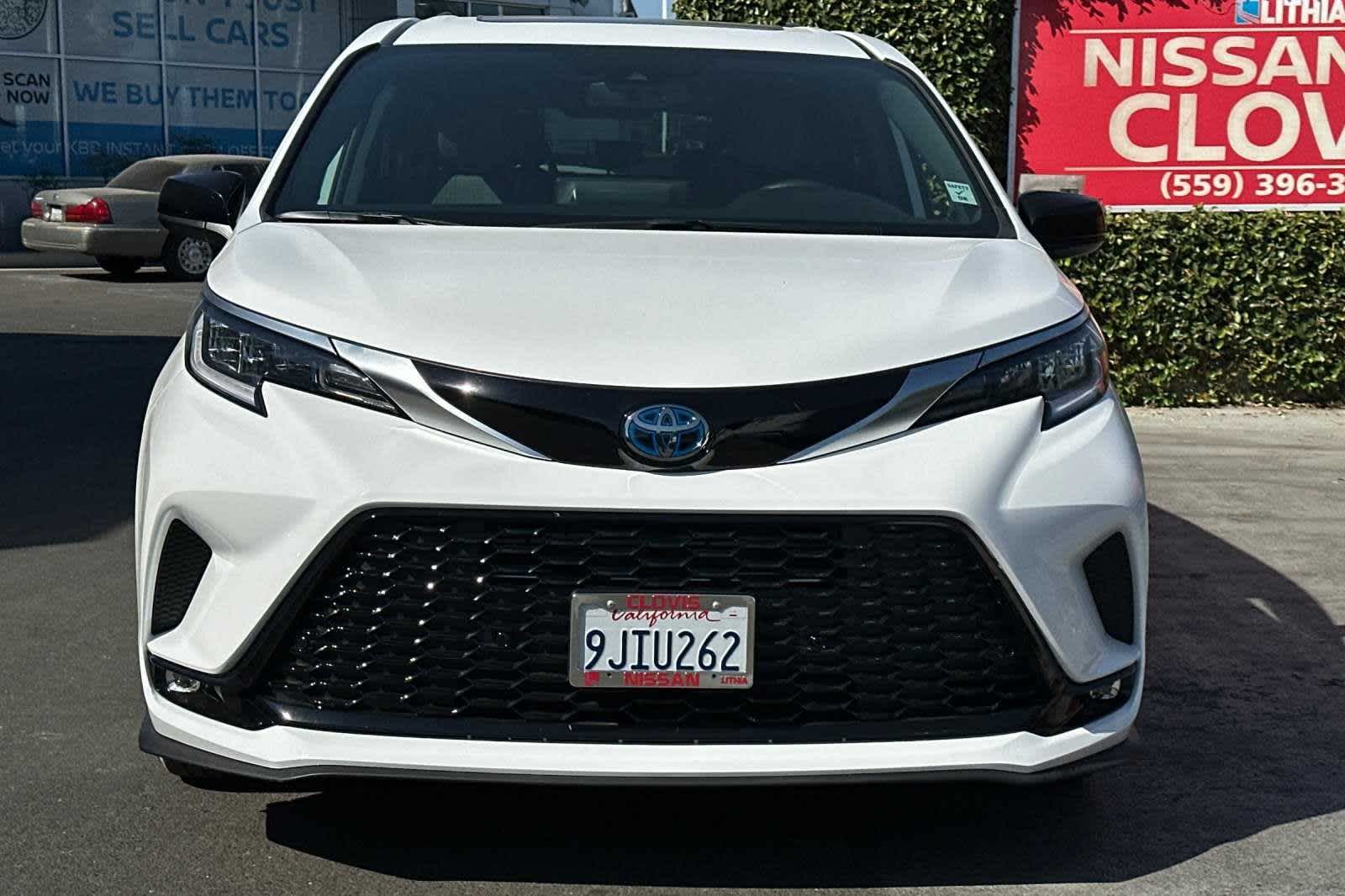 2023 Toyota Sienna XSE 11