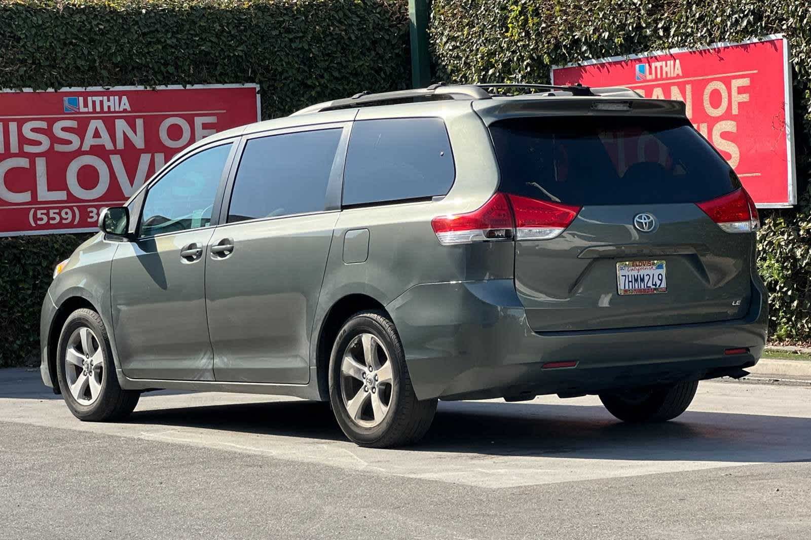 2014 Toyota Sienna LE 7