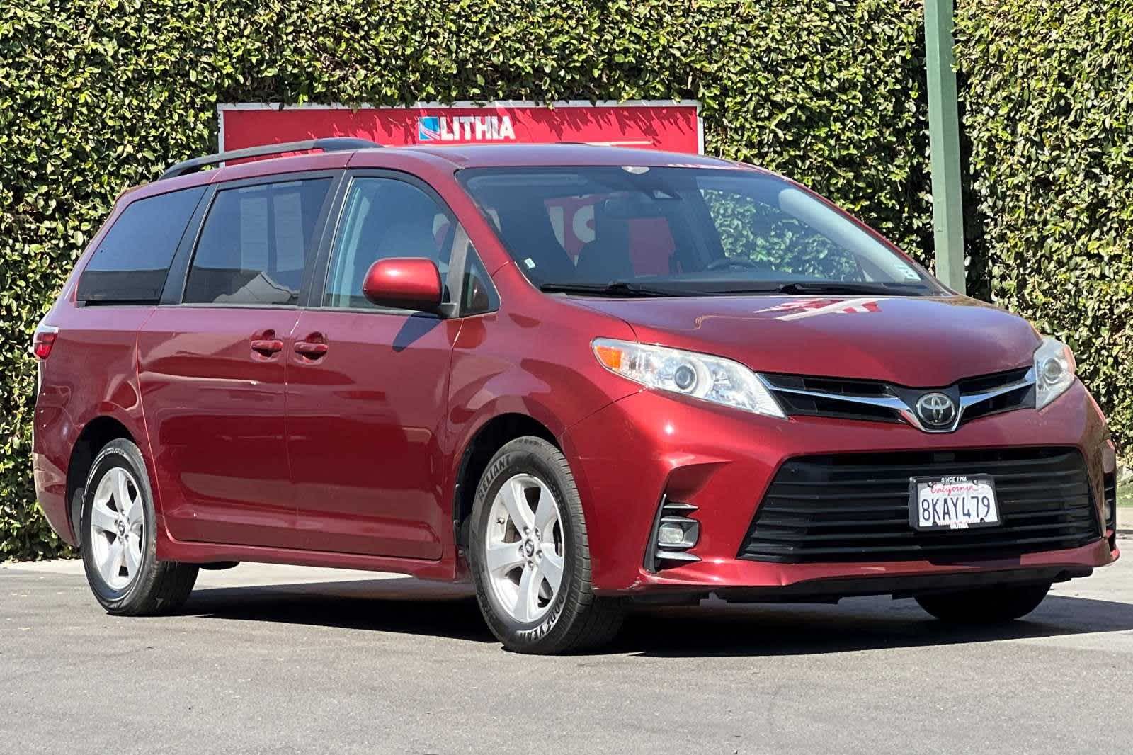 2019 Toyota Sienna LE Auto Access Seat 10