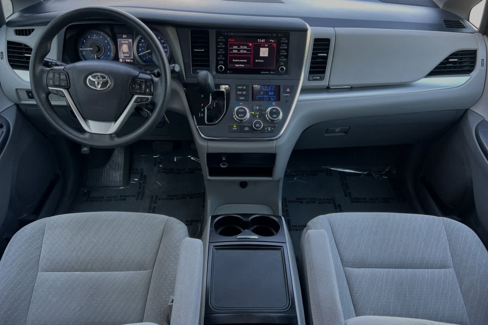 2019 Toyota Sienna LE Auto Access Seat 4