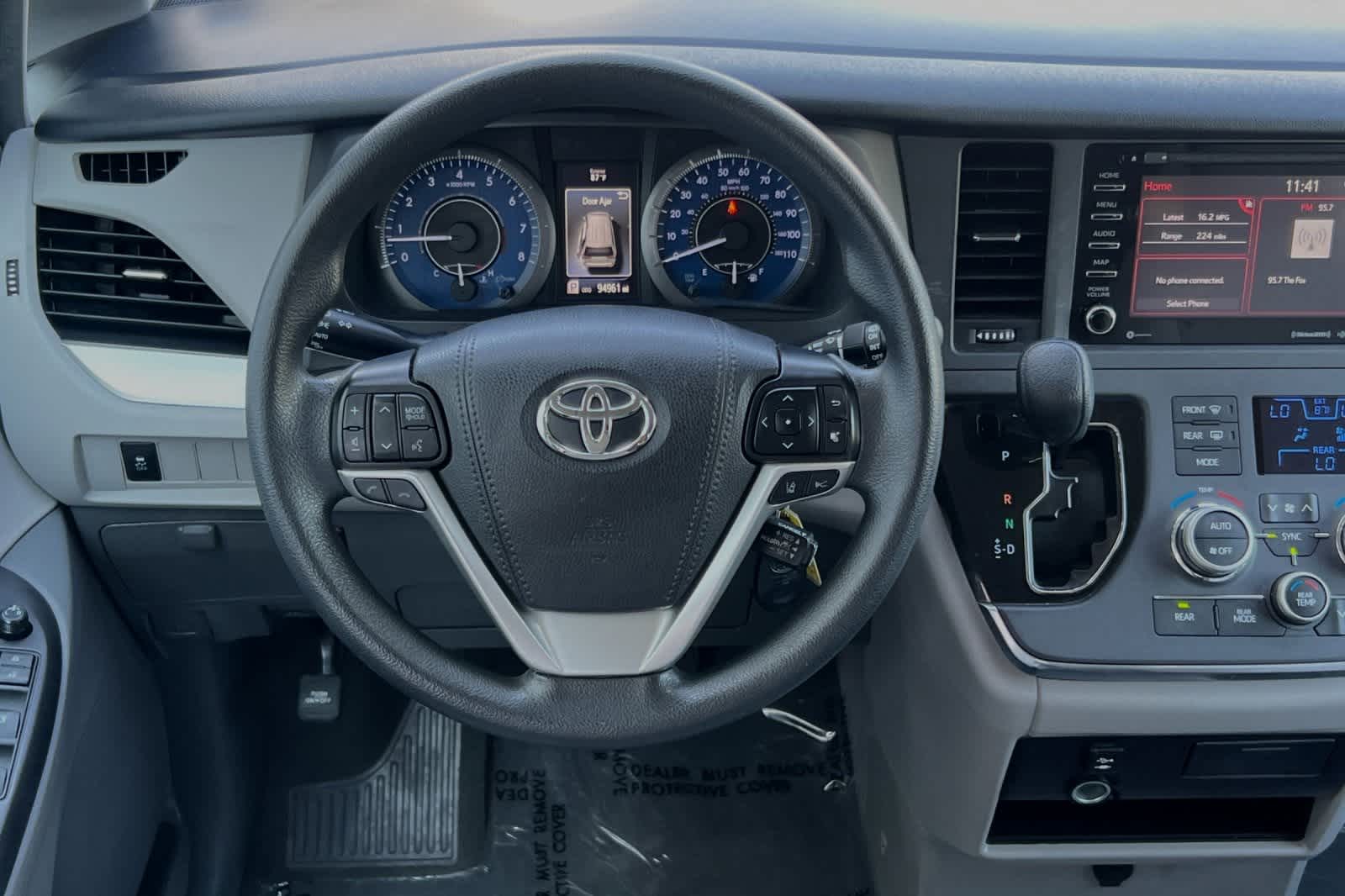 2019 Toyota Sienna LE Auto Access Seat 17