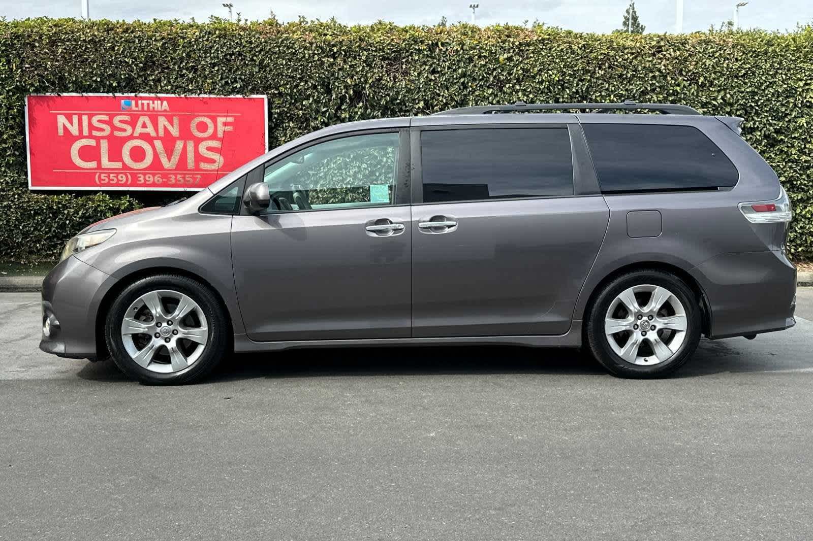 2013 Toyota Sienna SE 6