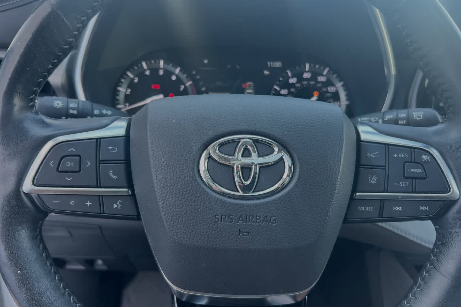 2021 Toyota Highlander Limited 28