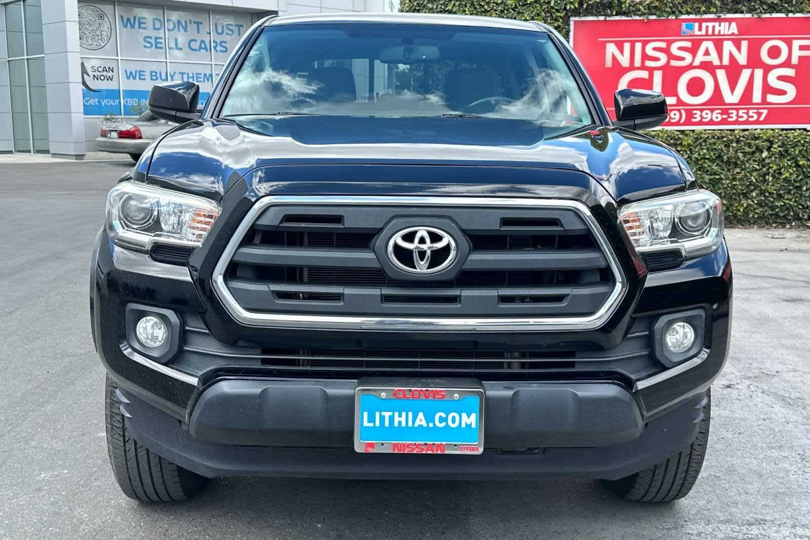 2017 Toyota Tacoma SR5 Double Cab 5 Bed V6 4x2 AT 11