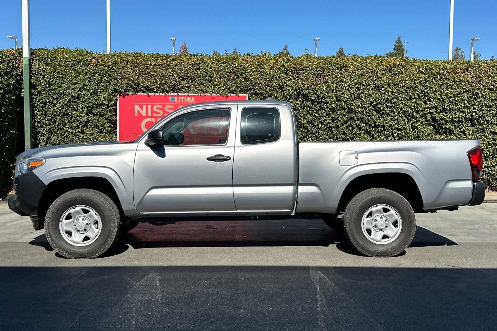 2018 Toyota Tacoma SR Access Cab 6 Bed I4 4x2 AT 5