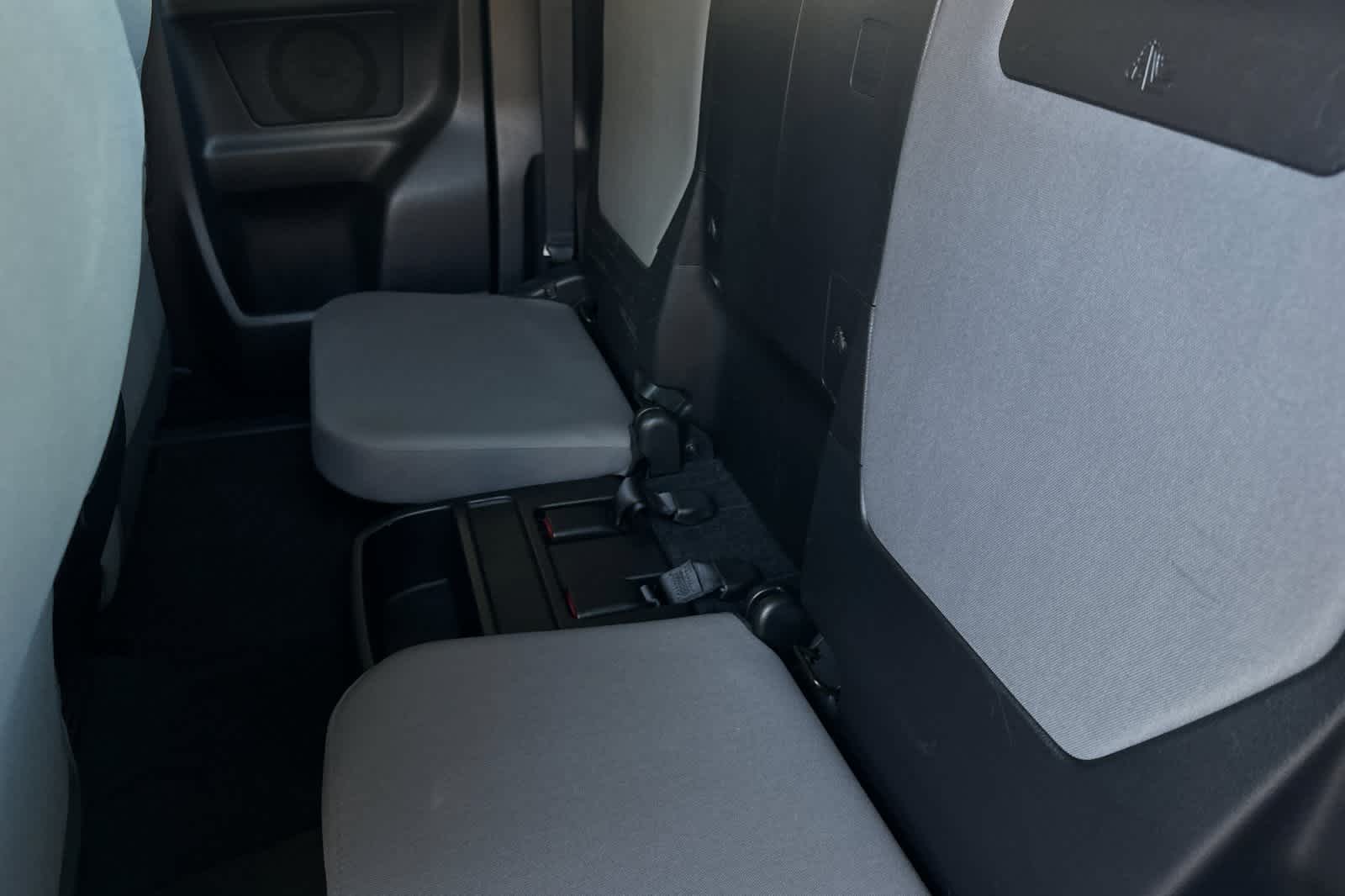 2018 Toyota Tacoma SR Access Cab 6 Bed I4 4x2 AT 5