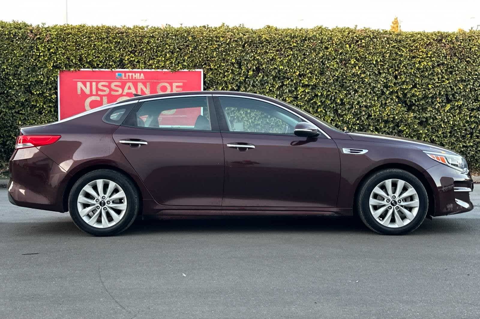 2016 Kia Optima EX 9