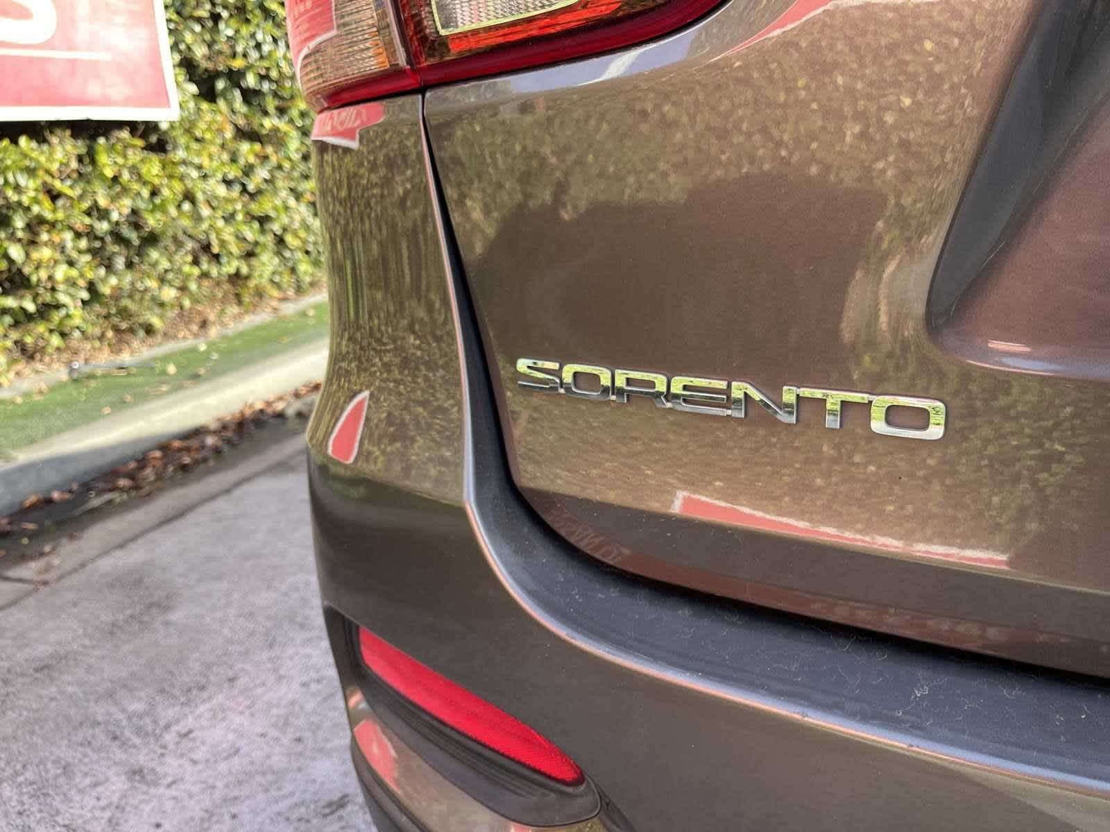 2020 Kia Sorento LX V6 13