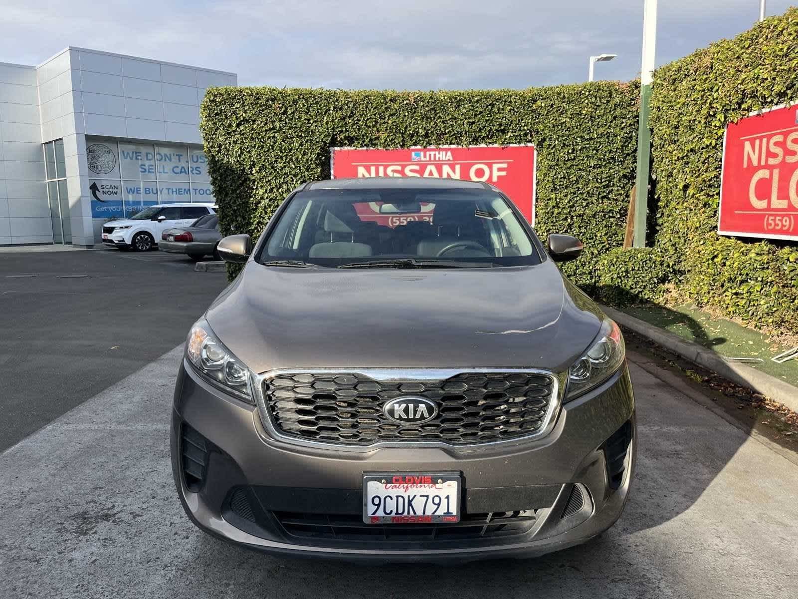 2020 Kia Sorento LX V6 11