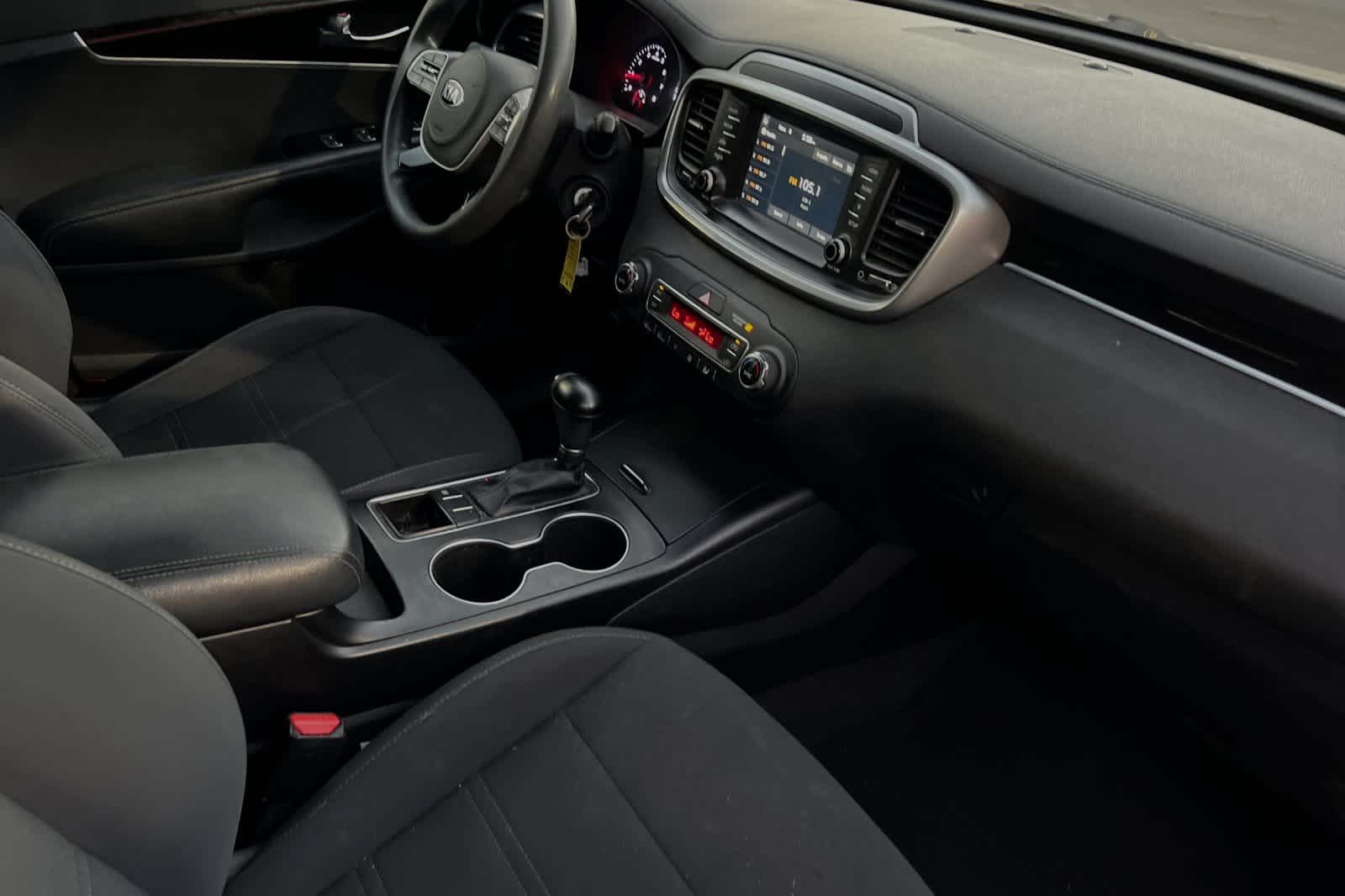 2019 Kia Sorento LX V6 19