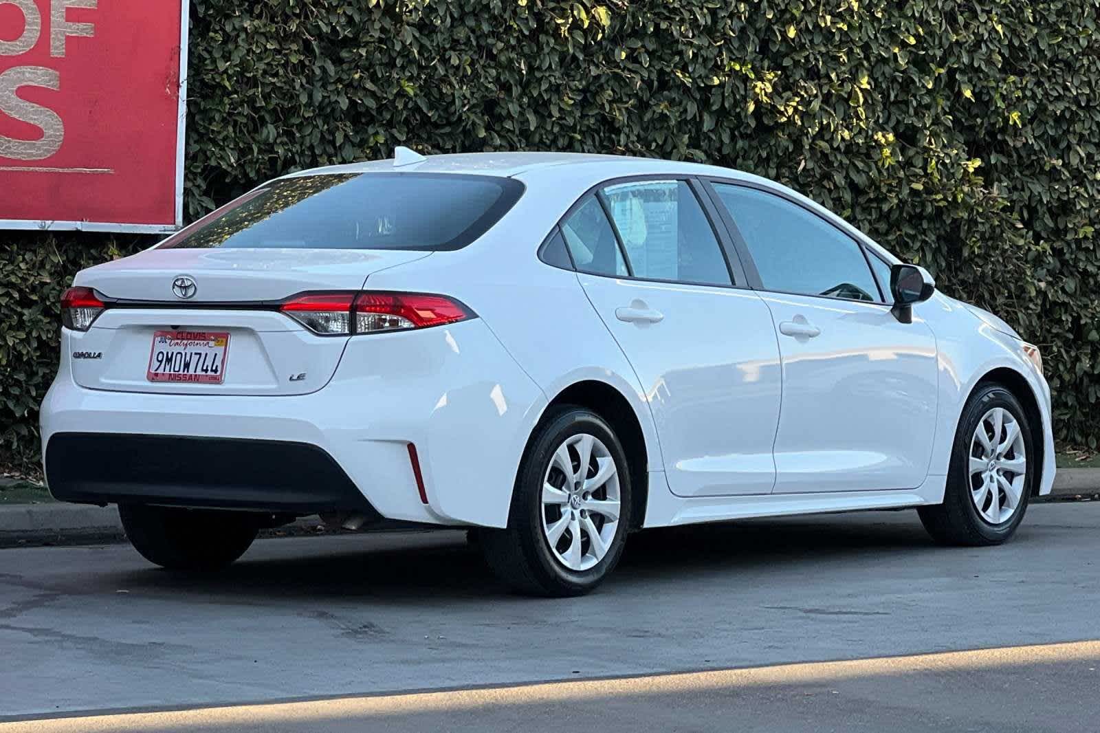 2023 Toyota Corolla LE 3