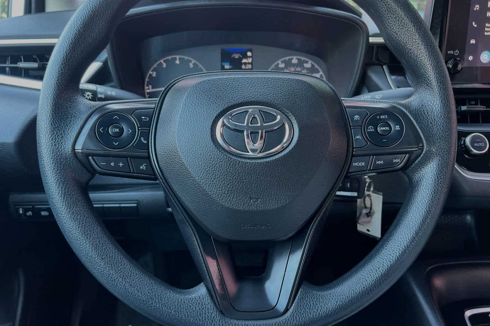 2023 Toyota Corolla LE 24