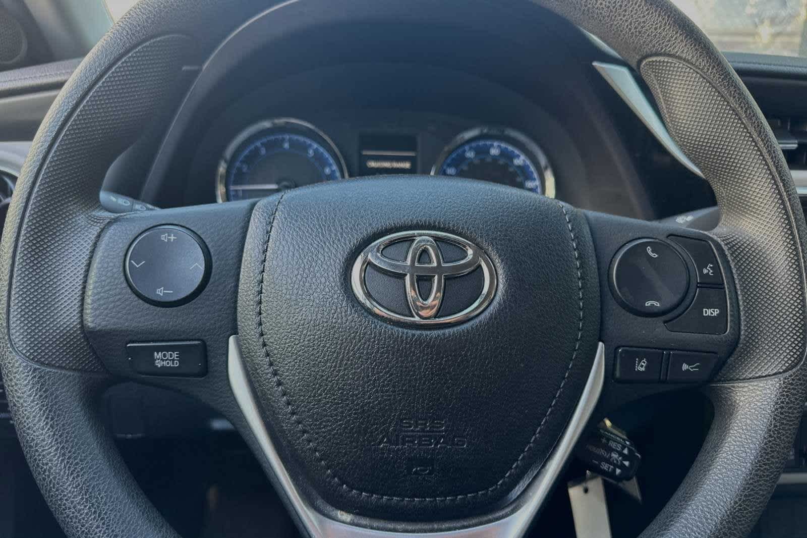 2018 Toyota Corolla LE 24