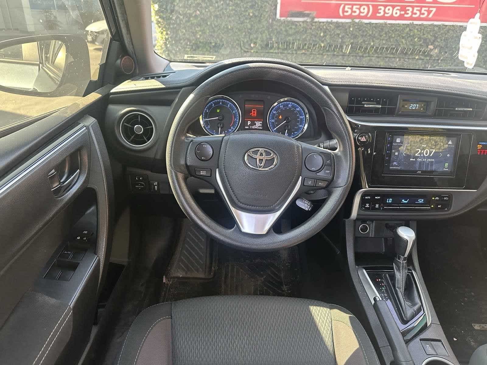 2018 Toyota Corolla LE 18