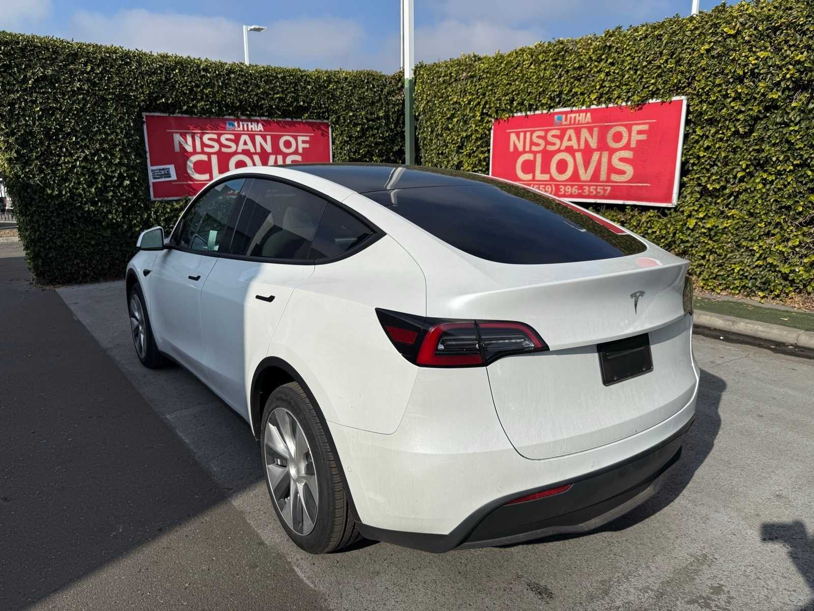 Used 2021 Tesla Model Y Long Range with VIN 5YJYGDEE1MF281789 for sale in Fresno, CA