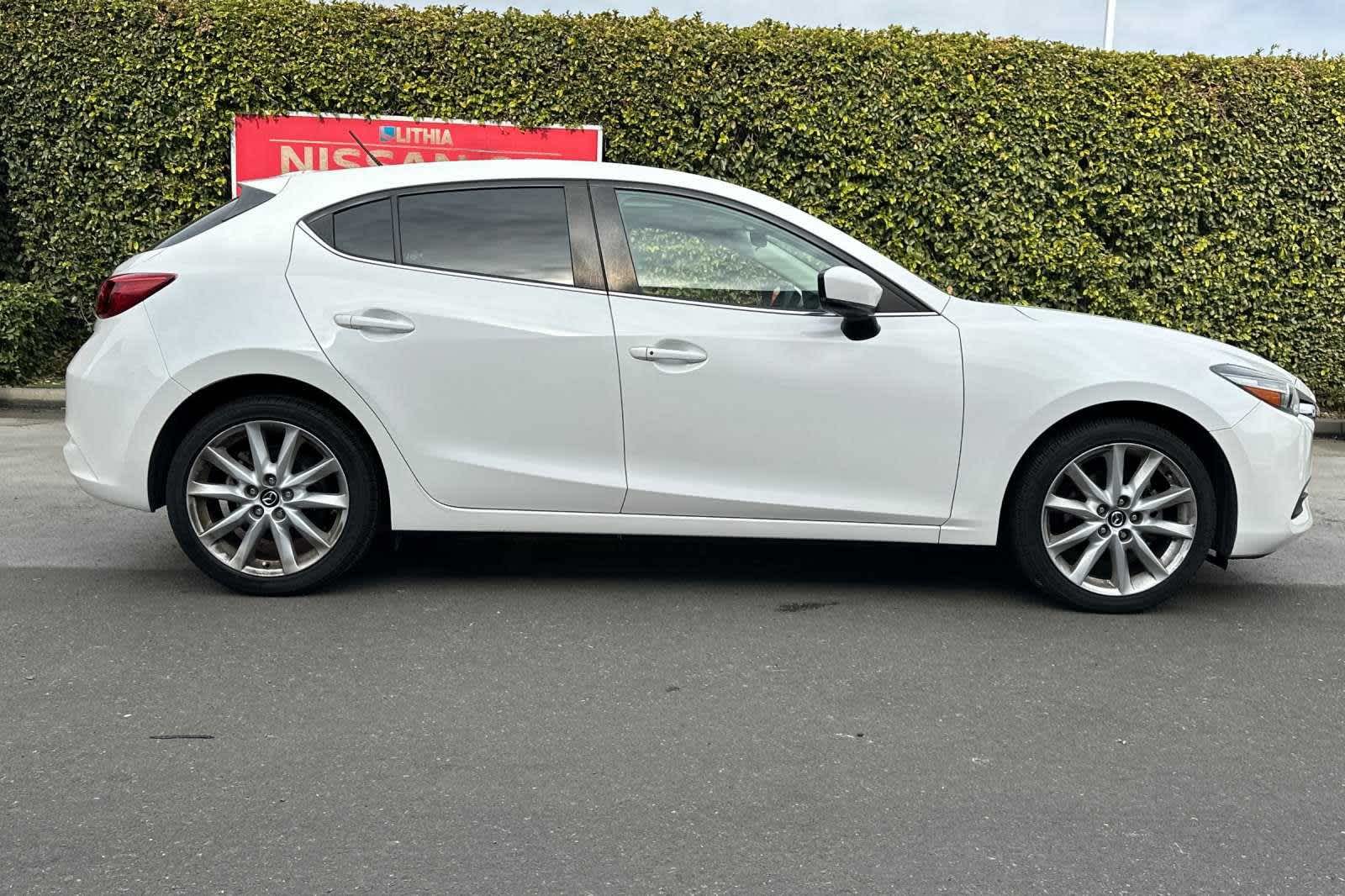 2017 Mazda Mazda3 5-Door Touring 2.5 9