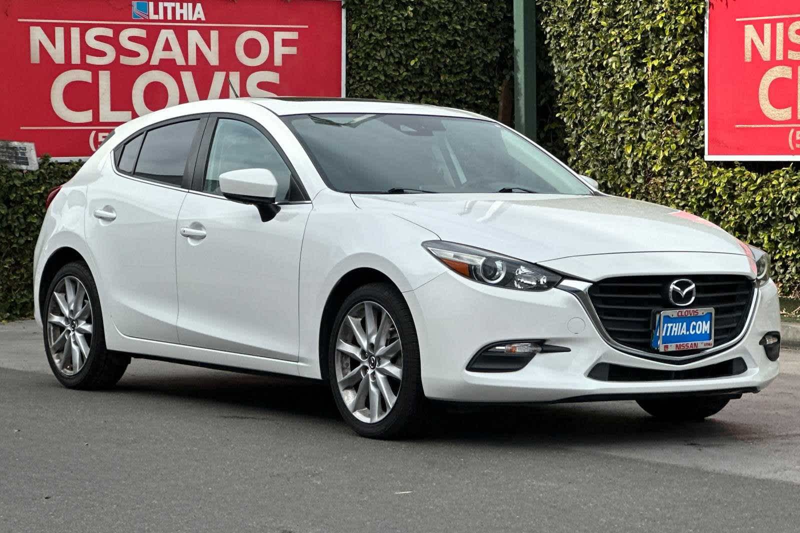 2017 Mazda Mazda3 5-Door Touring 2.5 10