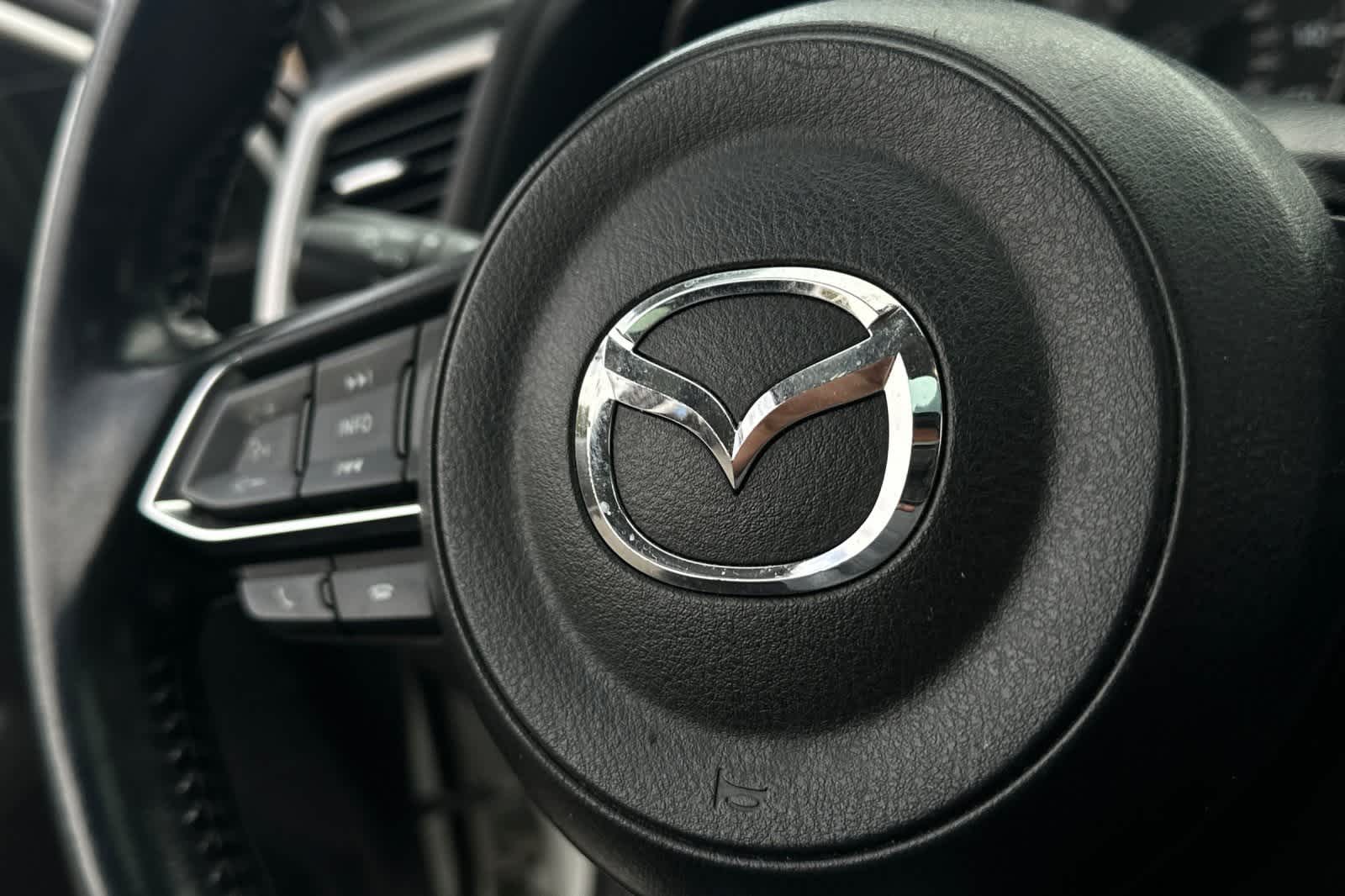 2017 Mazda Mazda3 5-Door Touring 2.5 29