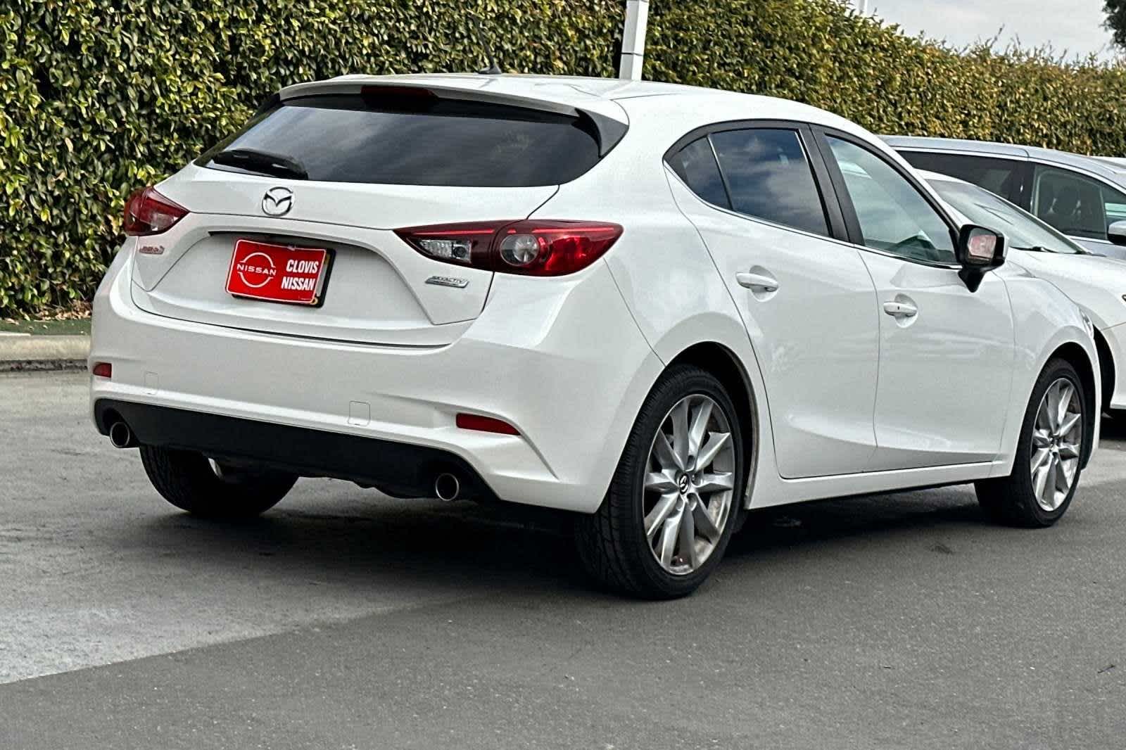 2017 Mazda Mazda3 5-Door Touring 2.5 3