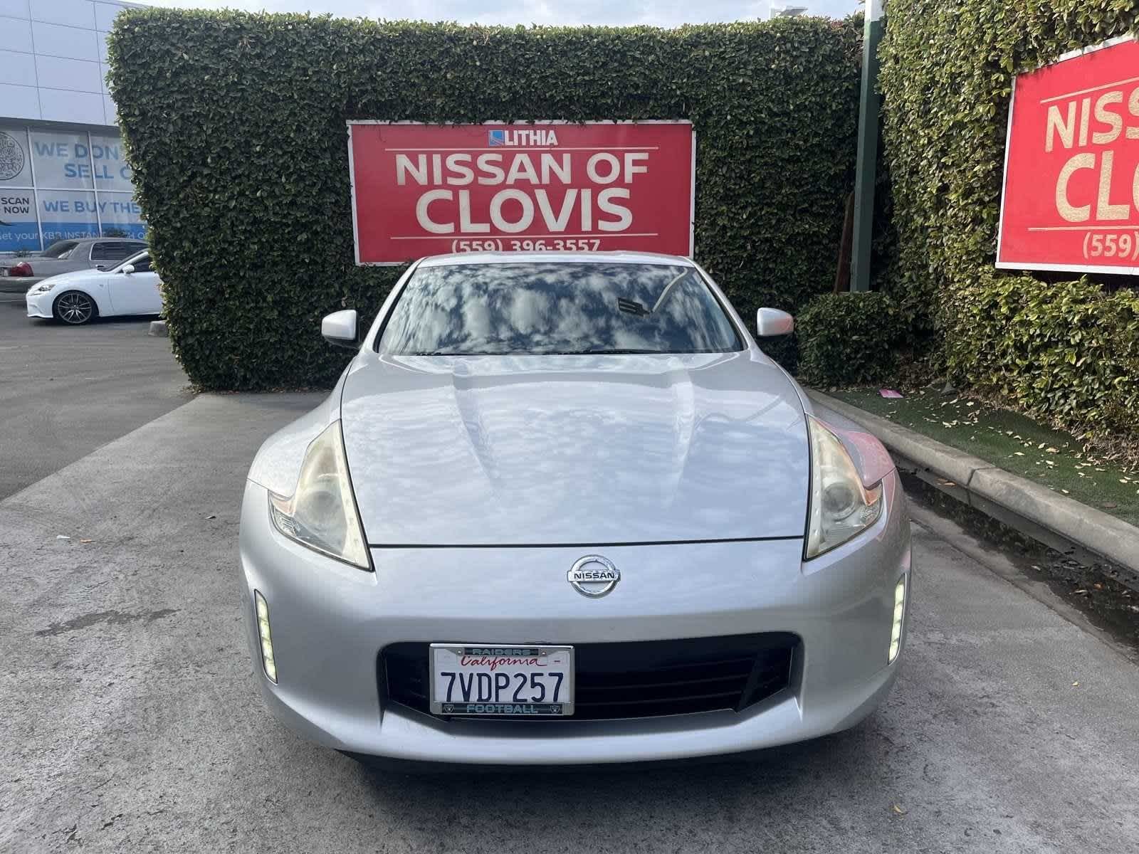 2016 Nissan 370Z Sport 9