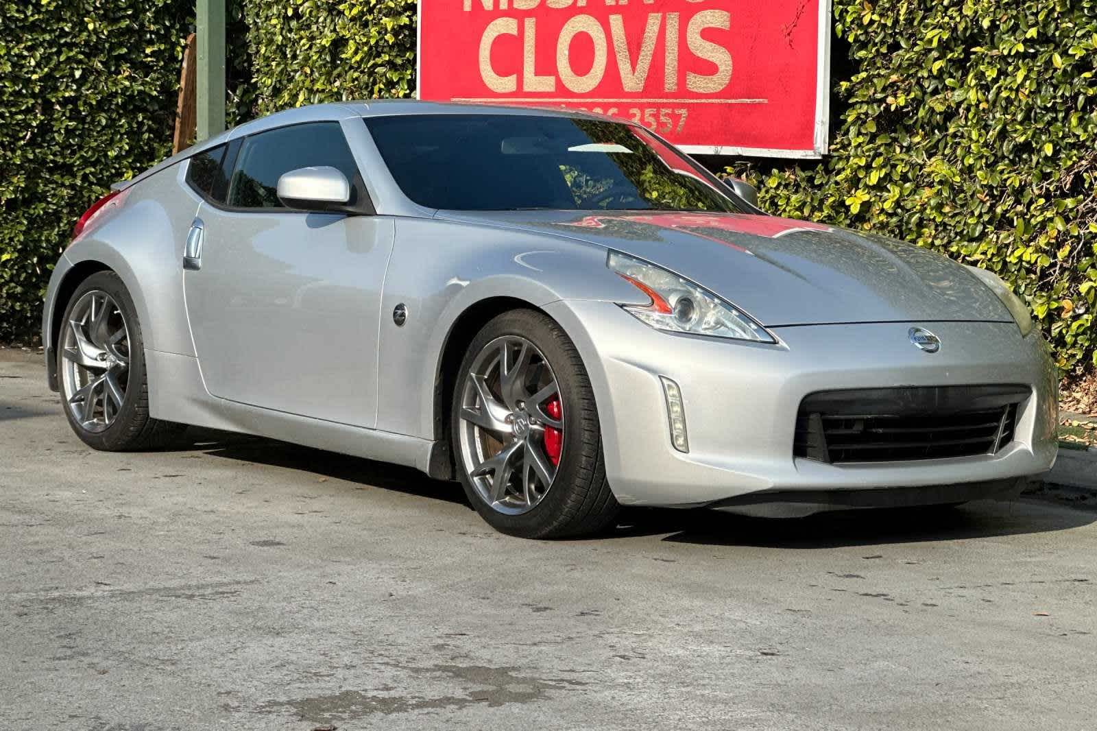 2016 Nissan 370Z Sport 9