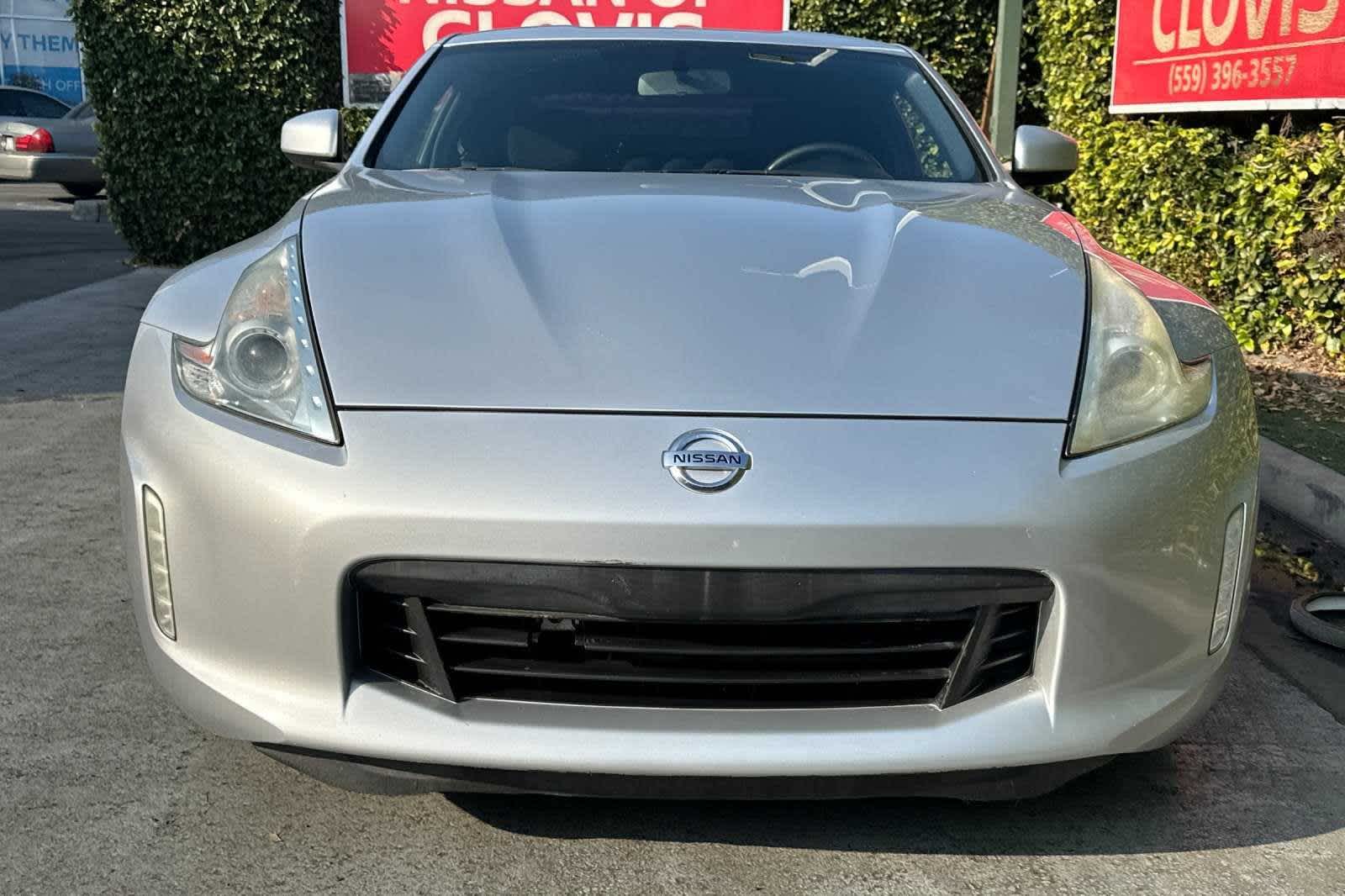 2016 Nissan 370Z Sport 10