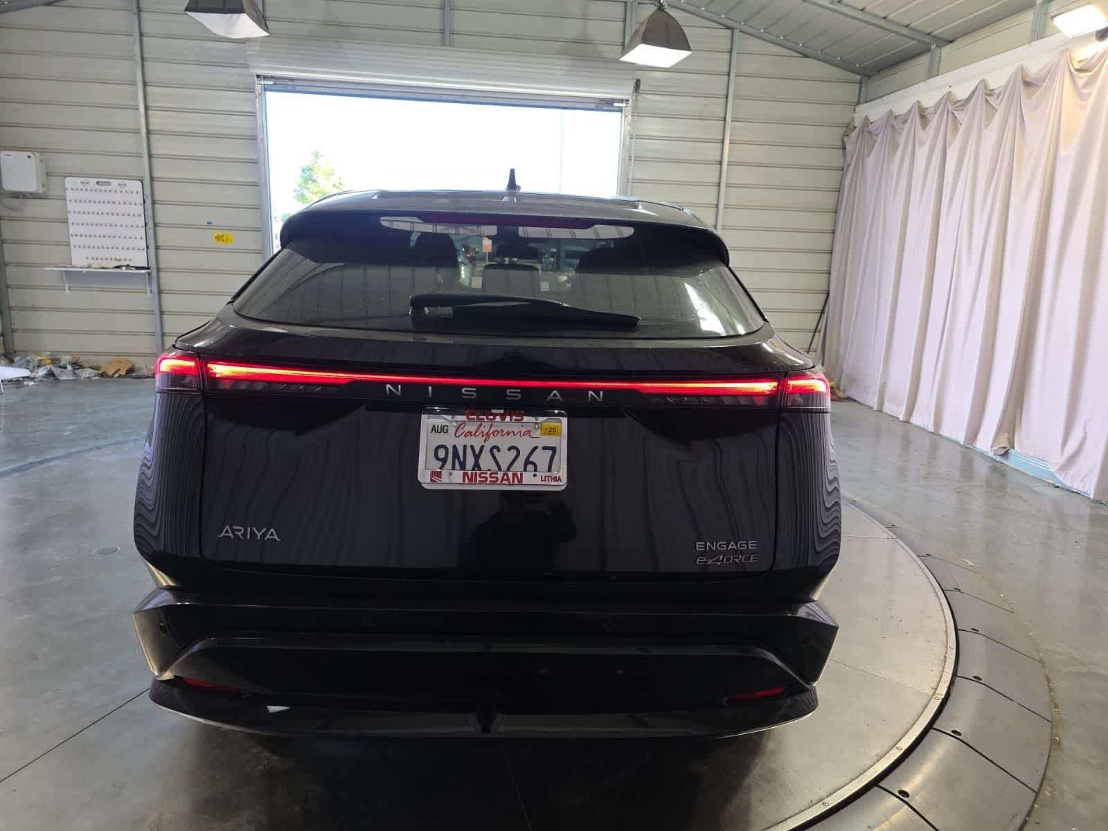 View vehicle photo 7