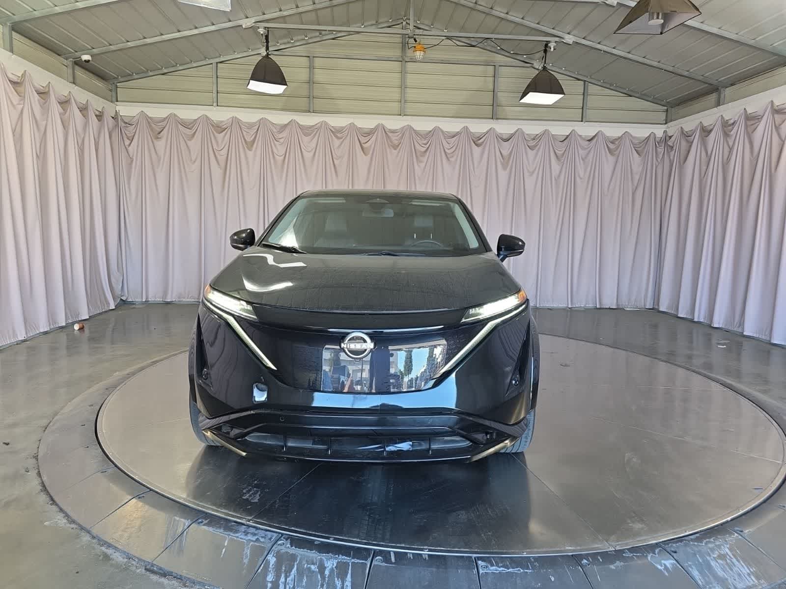 View vehicle photo 3