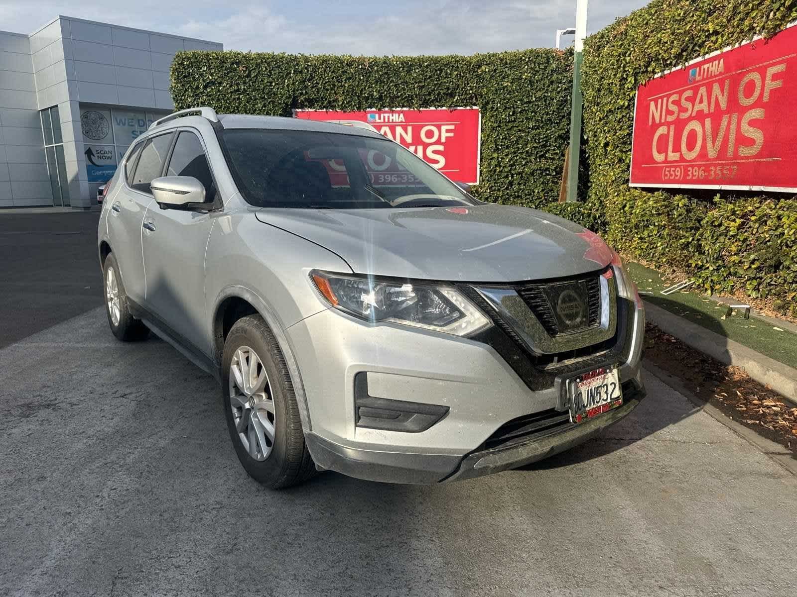 2017 Nissan Rogue SV 6