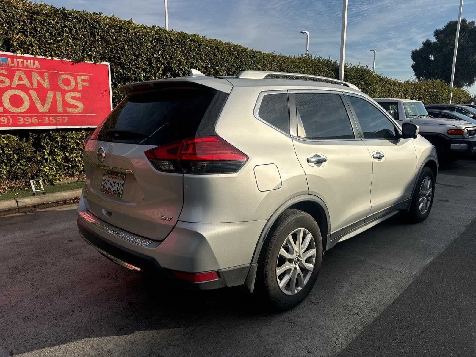 2017 Nissan Rogue SV 9