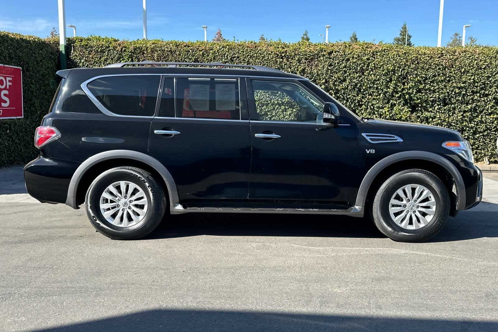 2018 Nissan Armada SV 9