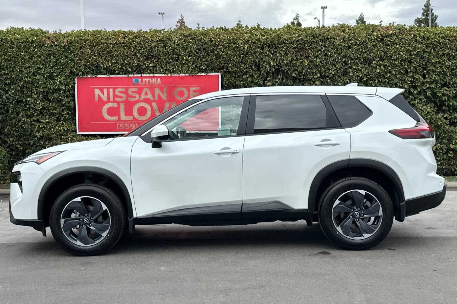 2025 Nissan Rogue SV 6