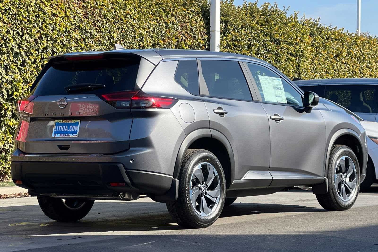 2025 Nissan Rogue SV 3