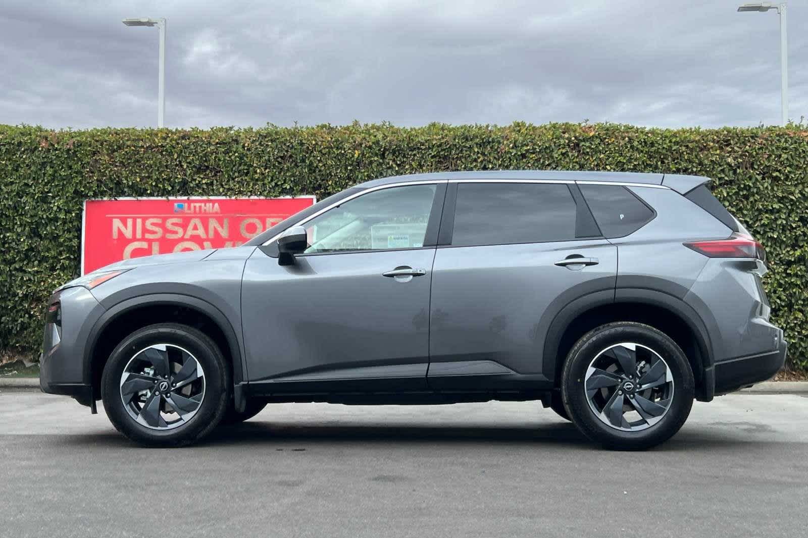 2025 Nissan Rogue SV 6