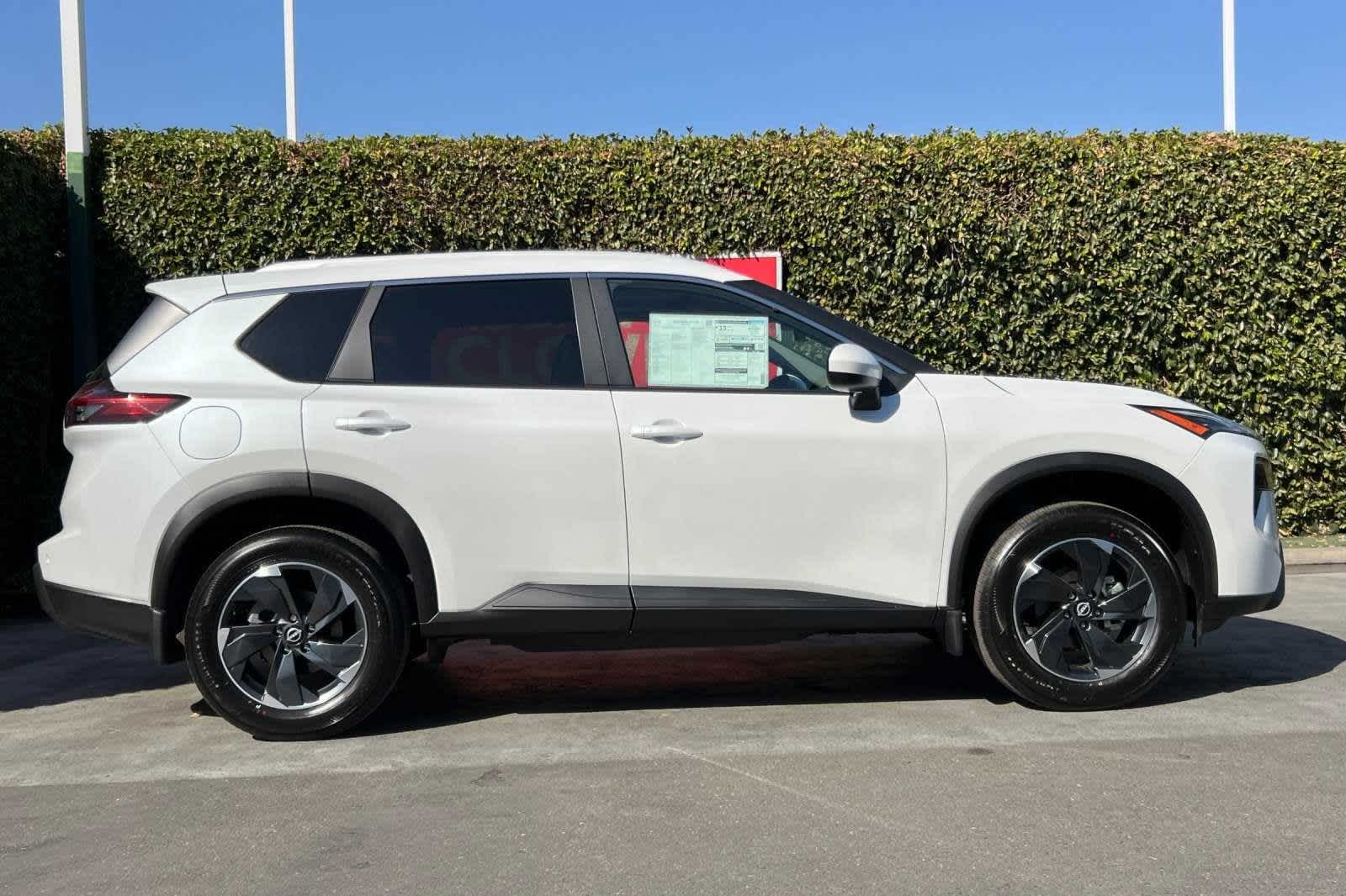 2024 Nissan Rogue SV 9