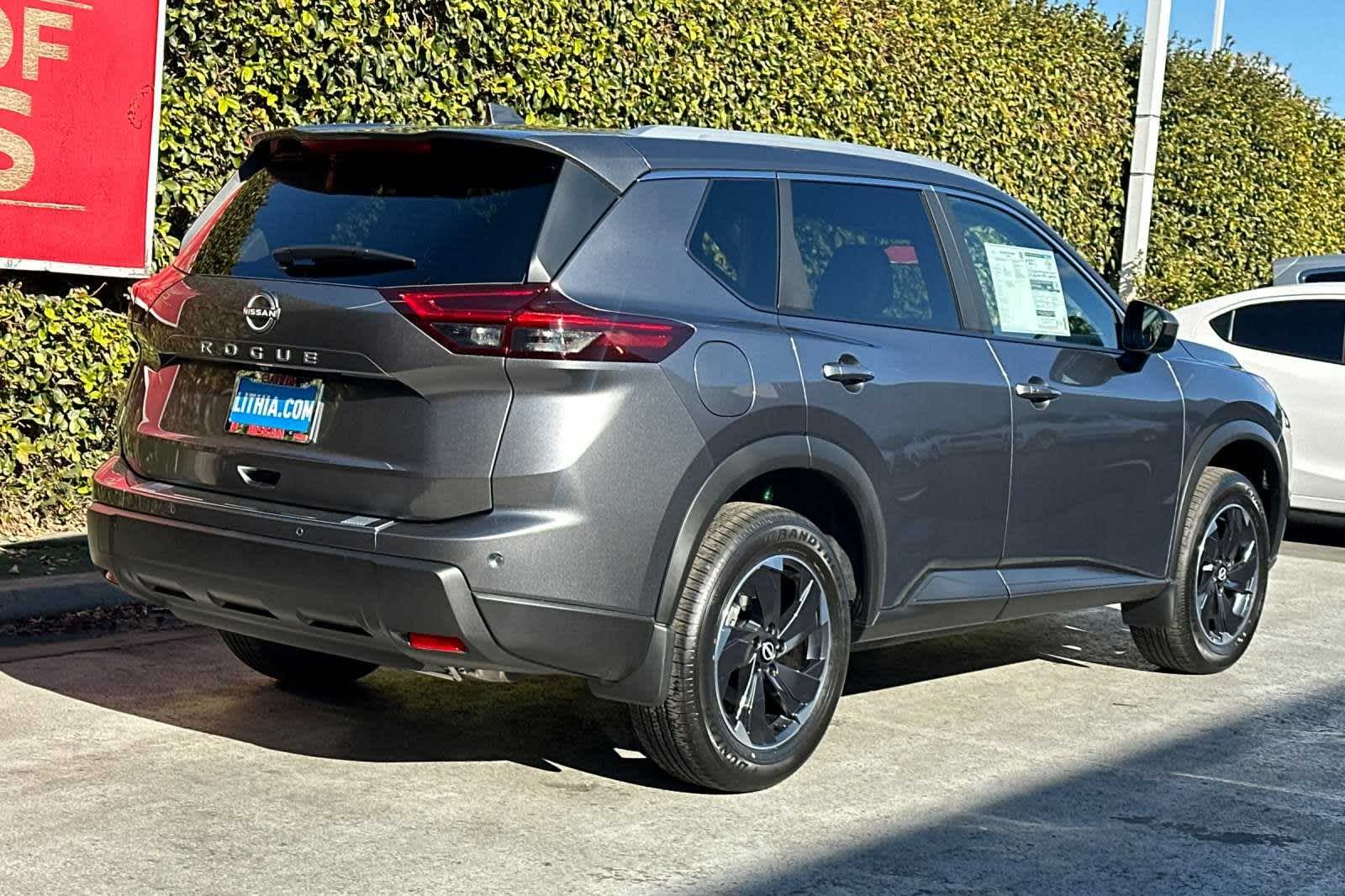 2025 Nissan Rogue SV 3