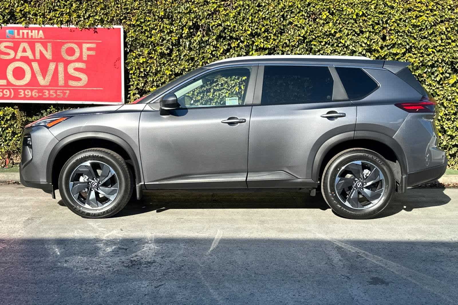 2025 Nissan Rogue SV 6